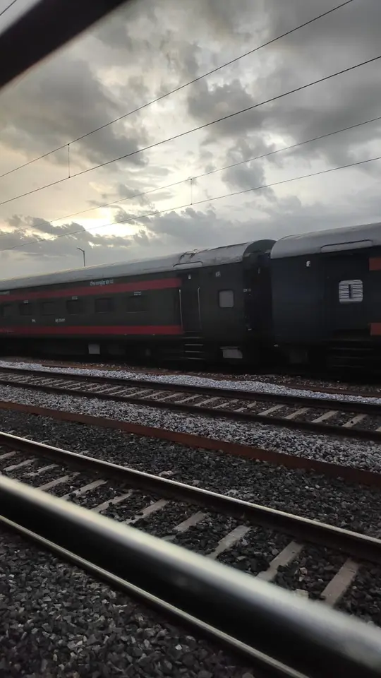 17049 SSS Hubballi - Hyderabad Express train photo 3