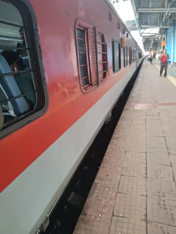 12883 Rupasi Bangla Express train photo 6