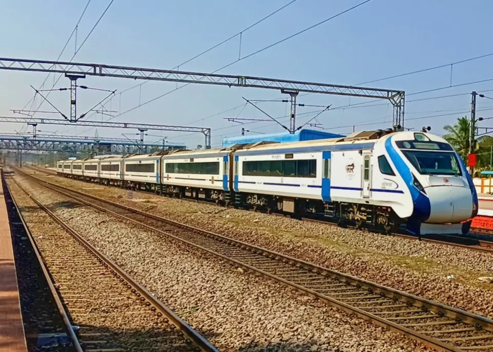 20101 Nagpur - Secunderabad Vande Bharat Express train